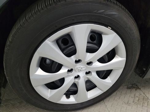 Used 2025 Toyota Corolla LE FWD image 31