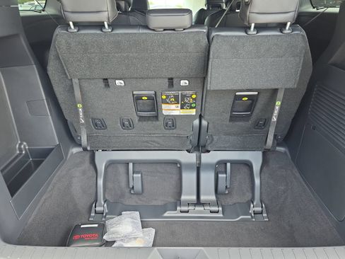 New 2026 Toyota Sienna Platinum AWD/4WD image 30