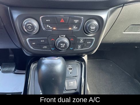 Used 2021 Jeep Compass Limited AWD/4WD image 14
