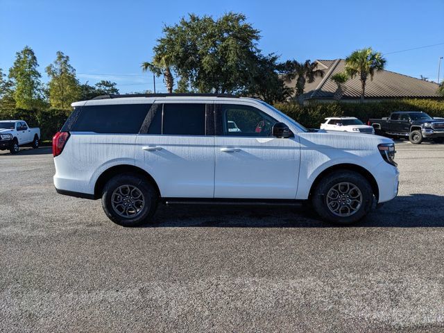 Used 2025 Ford Expedition Active RWD image 3
