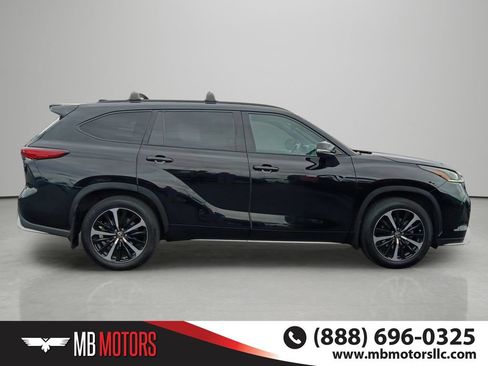 Used 2021 Toyota Highlander XSE AWD/4WD image 5