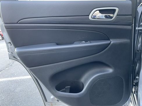 Used 2021 Jeep Grand Cherokee Laredo X image 22