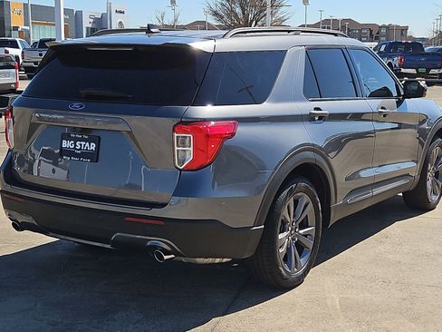 Used 2023 Ford Explorer XLT w/ Equipment Group 202A image 5