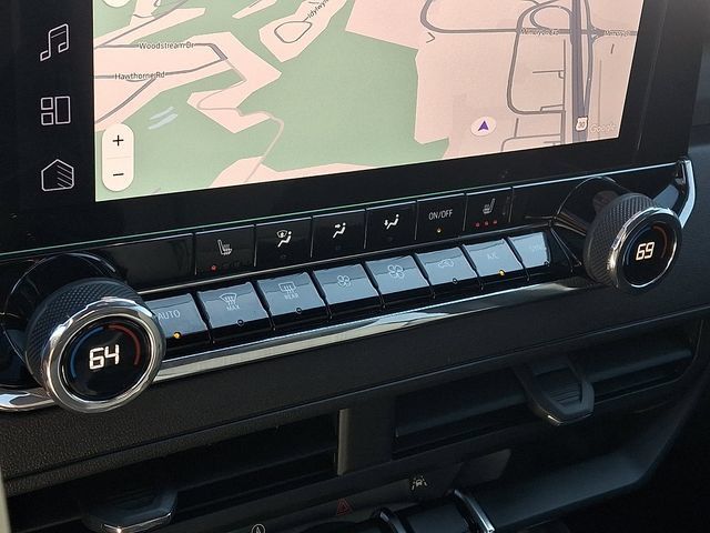 Used 2025 Chevrolet Colorado Trail Boss AWD/4WD image 17