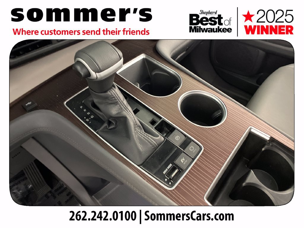 Used 2022 Toyota Sienna XLE FWD image 21