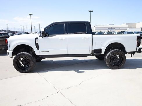 Used 2023 Ford F250 Lariat w/ Lariat Ultimate Package AWD/4WD image 3