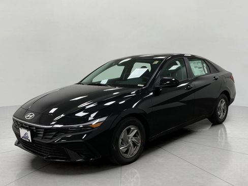 New 2026 Hyundai Elantra SE image 8