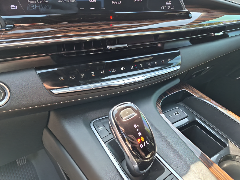 Used 2022 Cadillac Escalade Premium Luxury w/ Performance Package RWD image 29