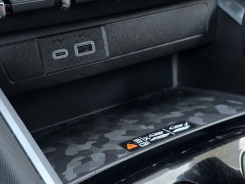 Used 2024 Chevrolet Colorado Z71 w/ Z71 Convenience Package 2 image 29