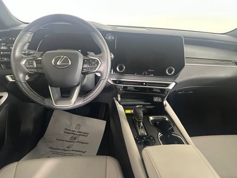 Used 2025 Lexus RX 350 AWD image 21