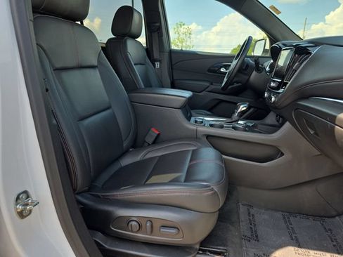 Used 2023 Chevrolet Traverse RS AWD/4WD image 16