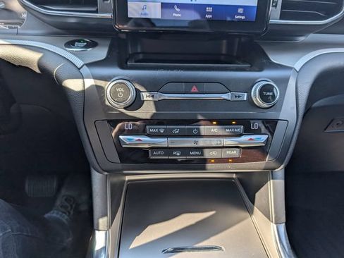 Used 2020 Ford Explorer XLT w/ Equipment Group 202A AWD/4WD image 24