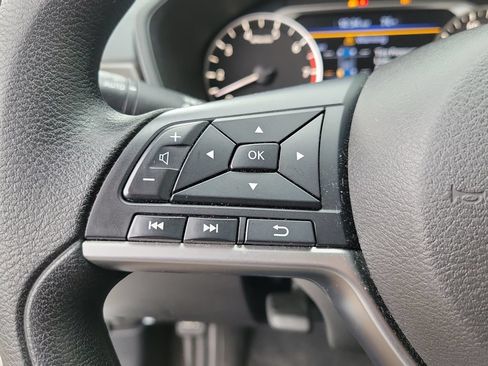 Used 2024 Nissan Altima 2.5 SV FWD image 27