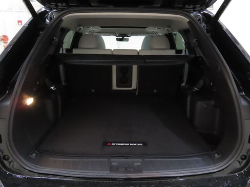 New 2025 Mitsubishi Outlander SE image 23