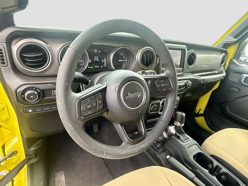 Used 2023 Jeep Wrangler Unlimited AWD/4WD image 12