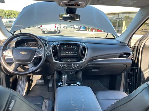 Used 2018 Chevrolet Traverse LT w/ LPO, Black Accent Package FWD image 28