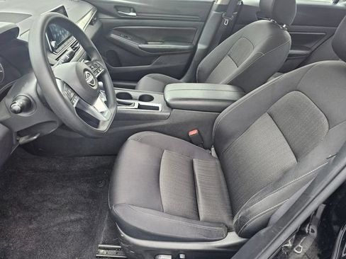 Used 2025 Nissan Altima 2.5 SV FWD image 16