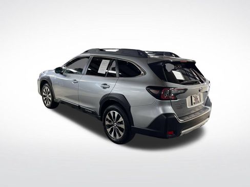 Certified 2025 Subaru Outback Limited AWD/4WD image 4