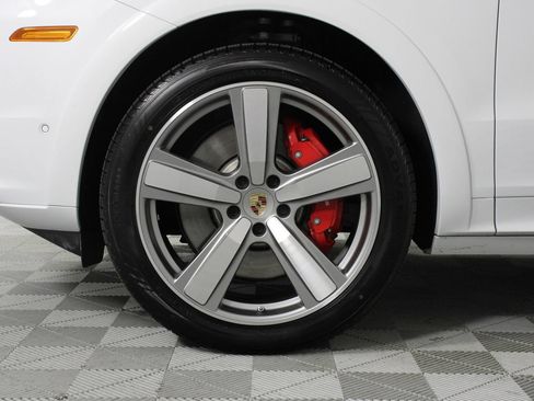 Certified 2026 Porsche Cayenne S AWD/4WD image 30