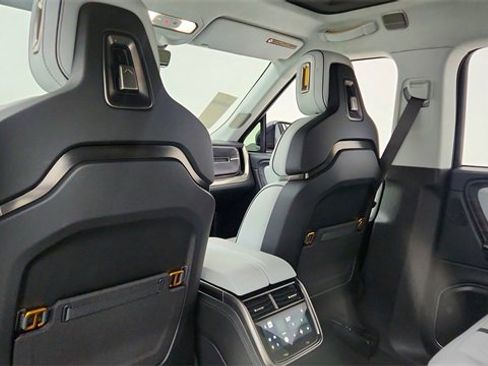Used 2024 Rivian R1S Adventure image 35