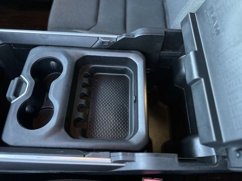 Used 2021 RAM 1500 Big Horn image 24