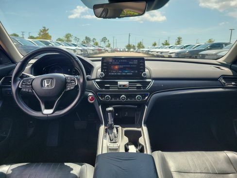 Used 2018 Honda Accord Touring image 15