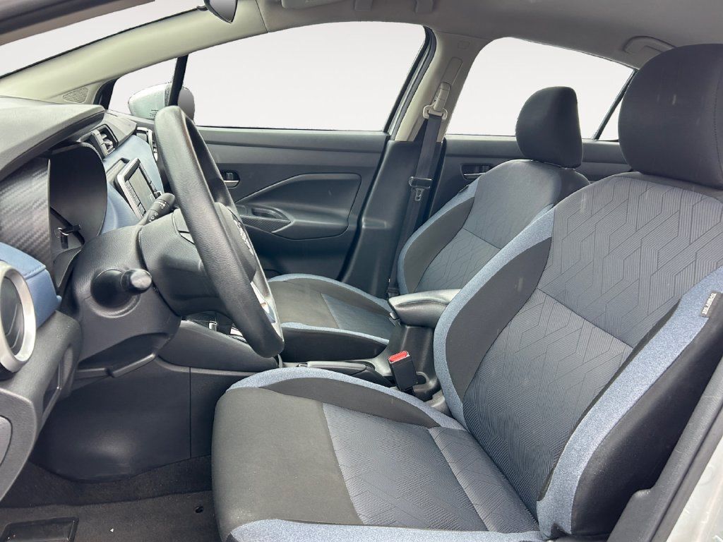 Used 2025 Nissan Versa SV FWD image 9