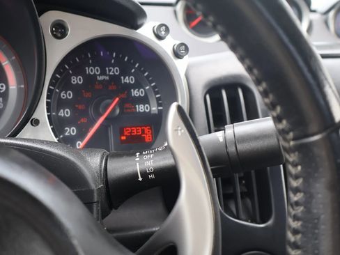 Used 2013 Nissan 370Z Roadster image 30