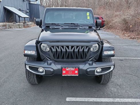 Used 2023 Jeep Gladiator Sport image 2