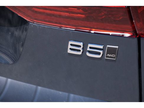 New 2026 Volvo XC60 B5 Plus w/ Protection Package Premier AWD/4WD image 27
