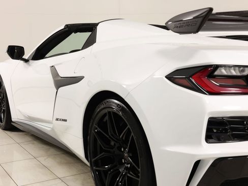 Used 2025 Chevrolet Corvette Z06 w/ Z07 Performance Package image 48