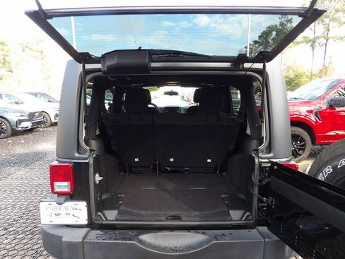 Used 2017 Jeep Wrangler Unlimited Sport w/ Connectivity Group image 18