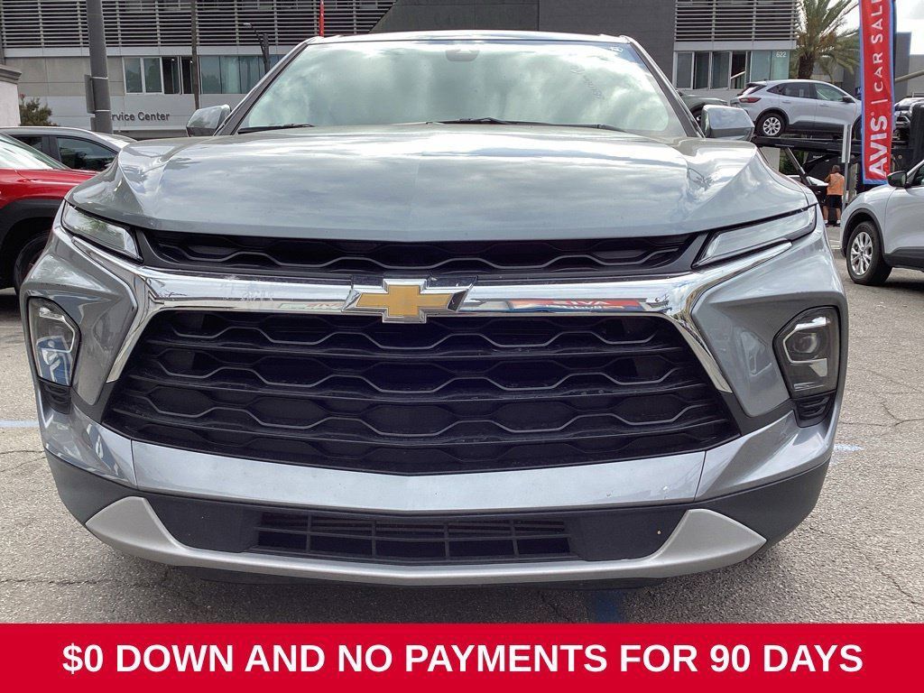 Used 2025 Chevrolet Blazer LT AWD/4WD image 2