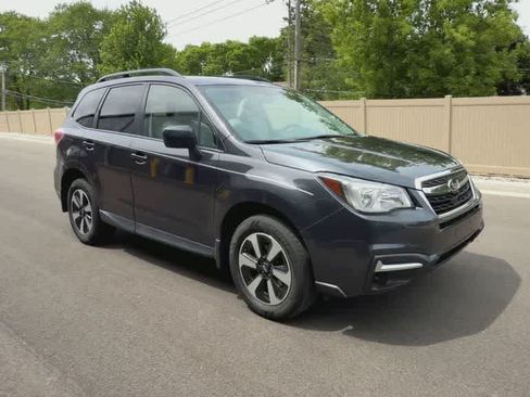 Used 2018 Subaru Forester 2.5i Premium w/ All-Weather Package AWD/4WD image 2