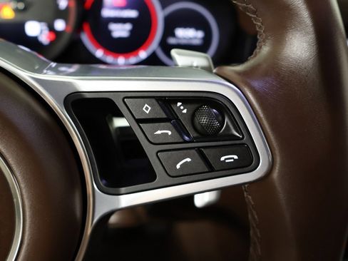 Used 2023 Porsche Cayenne Platinum Edition image 47