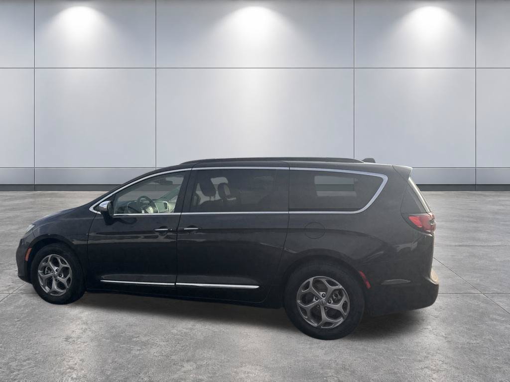 Used 2022 Chrysler Pacifica Limited FWD image 8