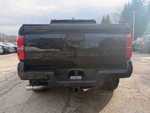 Used 2024 Toyota Tacoma TRD Off-Road image 6