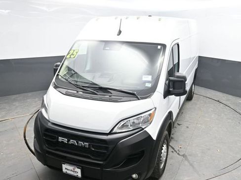 Used 2025 RAM ProMaster 2500 w/ Convenience Group FWD image 21