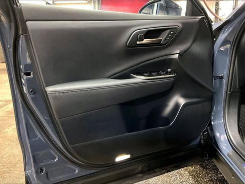 Certified 2025 Toyota Crown Signia image 20