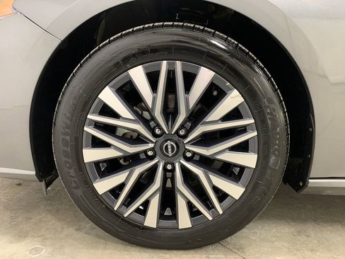 Used 2023 Nissan Altima 2.5 SV image 19