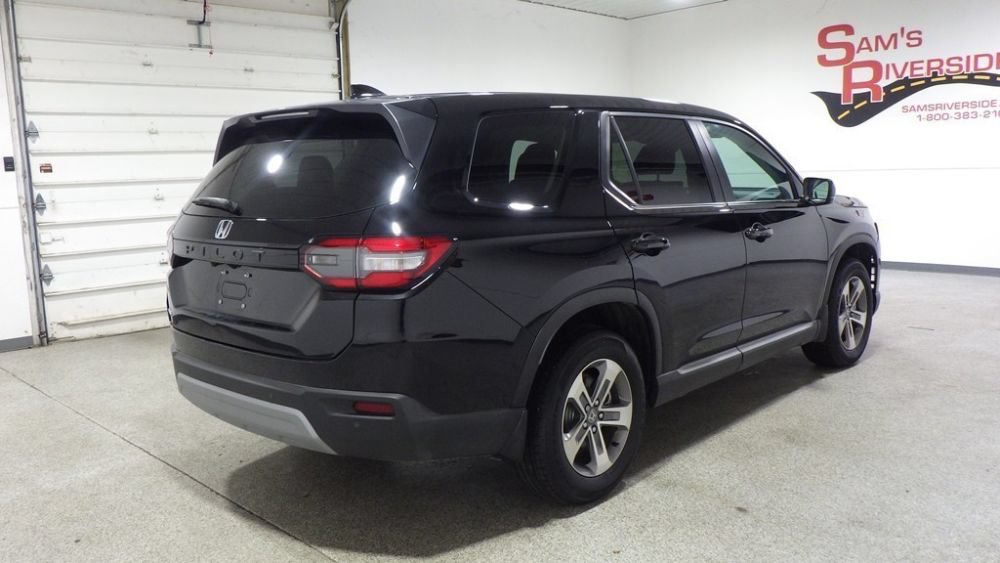 Used 2025 Honda Pilot EX-L image 4