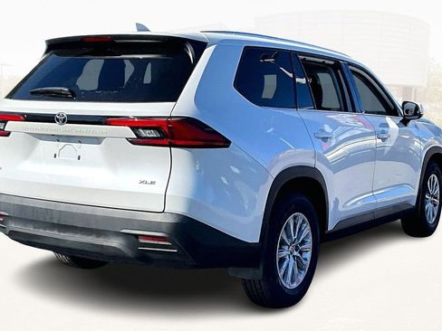 Used 2024 Toyota Grand Highlander XLE image 6