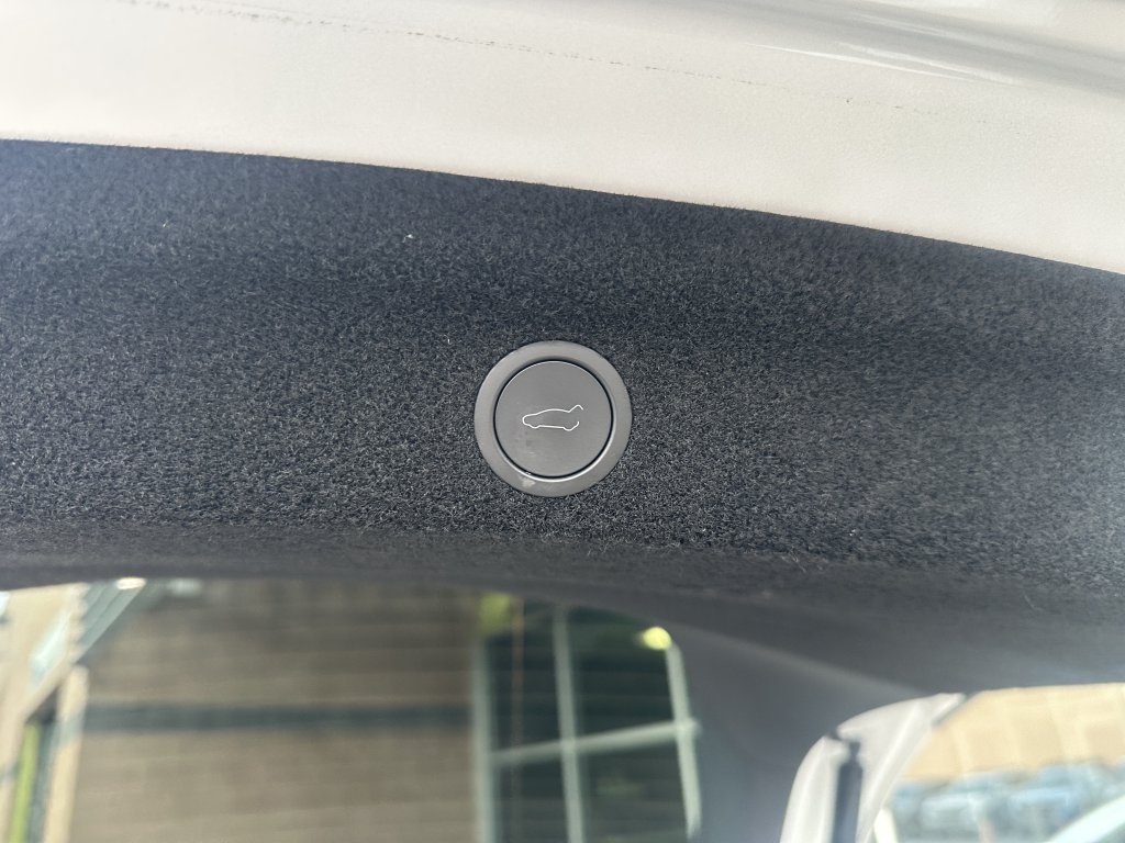 Used 2026 Tesla Model Y Long Range RWD image 36
