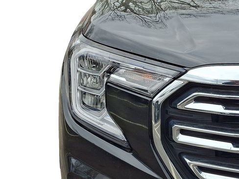 Used 2024 GMC Terrain SLT image 10