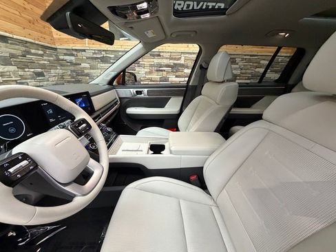 Used 2025 Hyundai Santa Fe Limited AWD/4WD image 11
