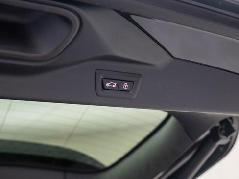 Used 2022 BMW X7 xDrive40i w/ M Sport Package image 32