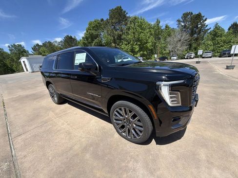 New 2026 GMC Yukon XL Denali Ultimate w/ LPO, Floor Liner Package AWD/4WD image 2