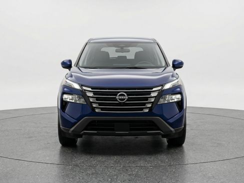 Used 2025 Nissan Rogue SV FWD image 2