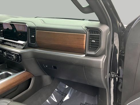 Used 2022 Chevrolet Silverado 1500 High Country w/ LPO, Dark Essentials Package AWD/4WD image 18