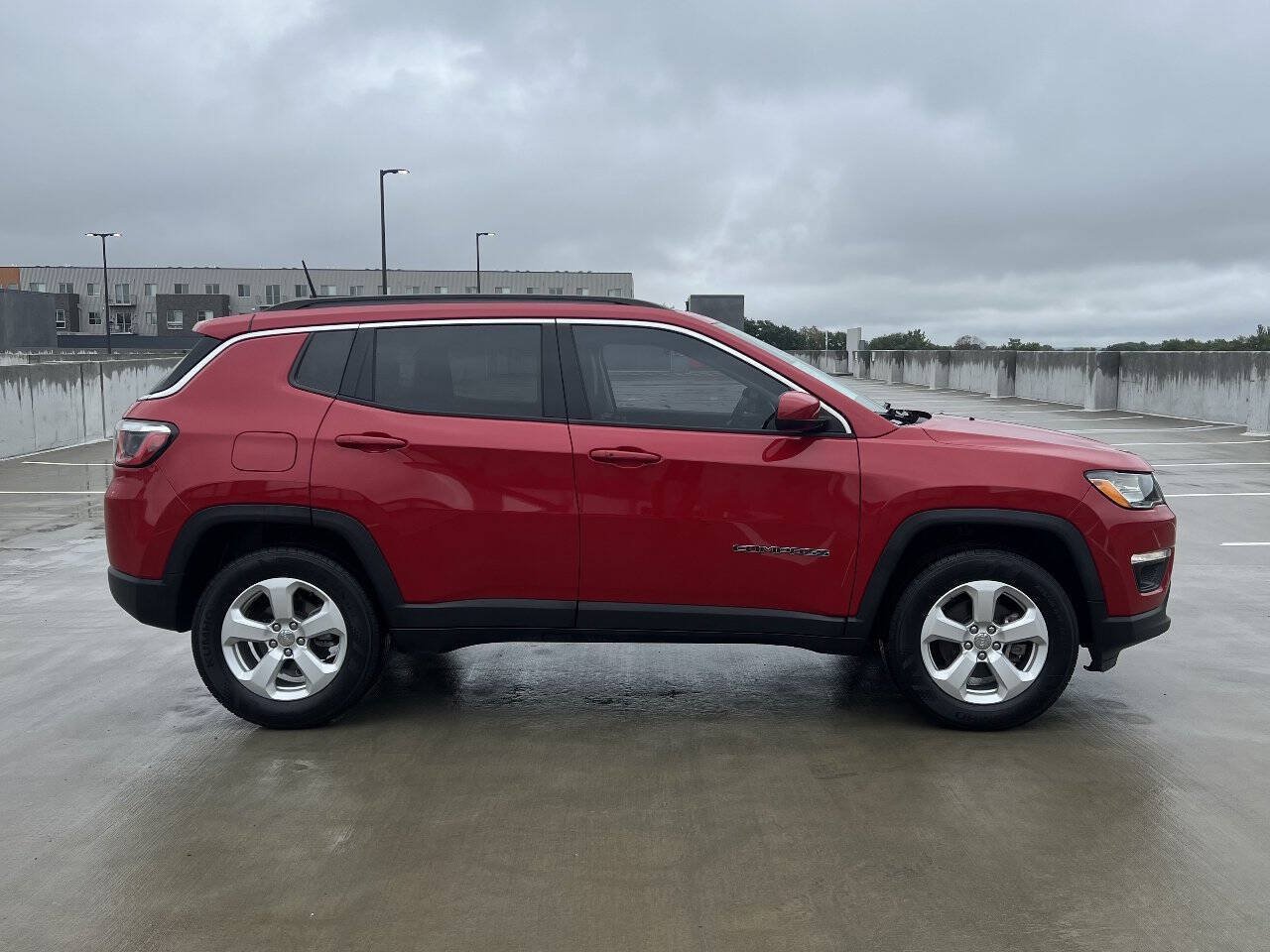 Used 2018 Jeep Compass Latitude AWD/4WD image 4